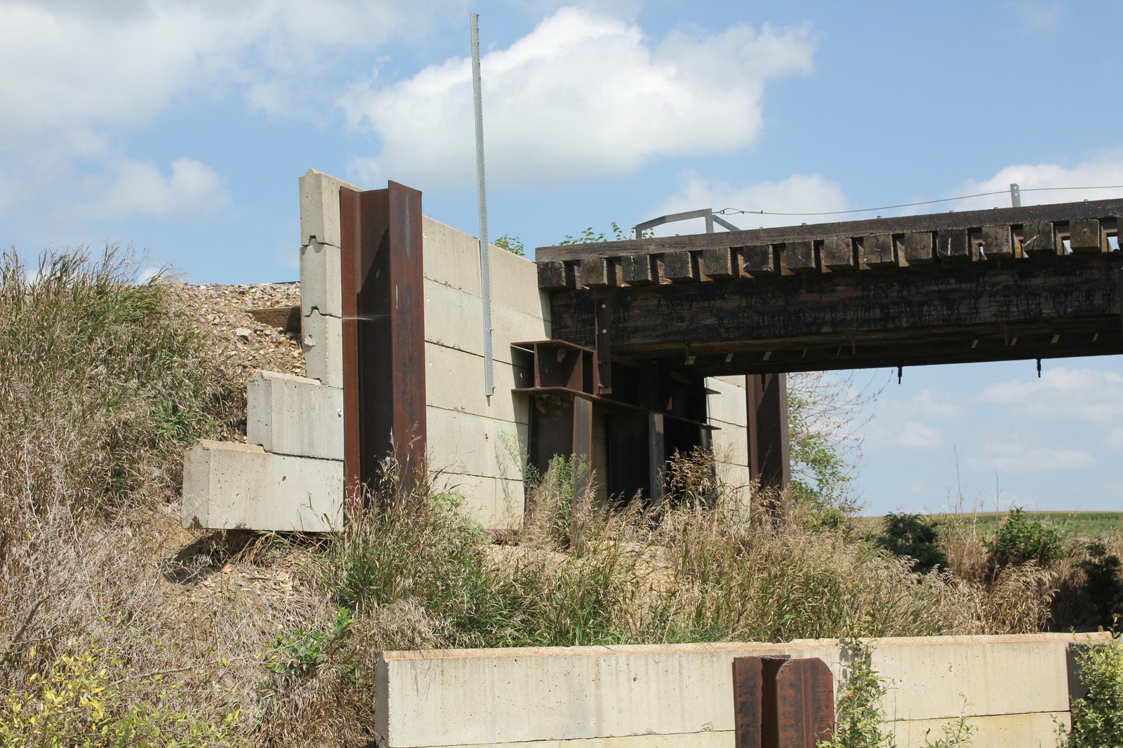 North abutment